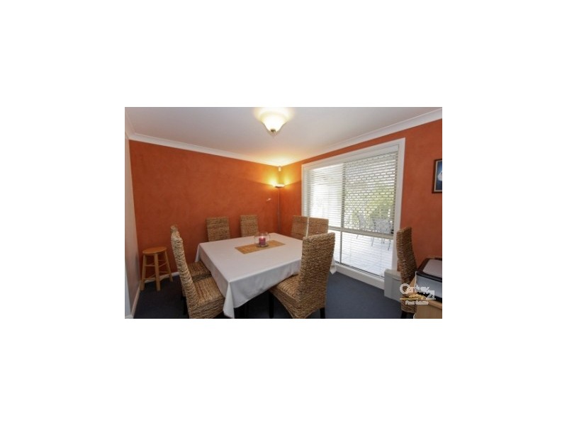 17 Dwyer Close, Eleebana NSW 2282