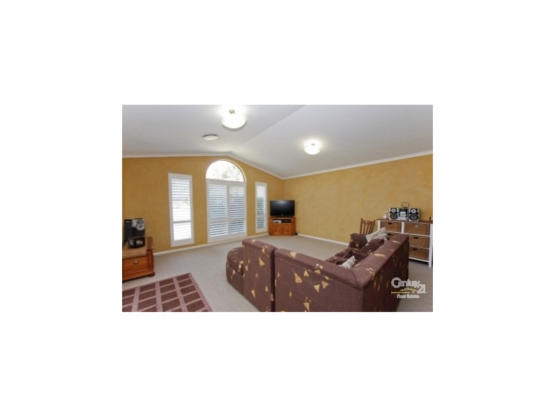 17 Dwyer Close, Eleebana NSW 2282