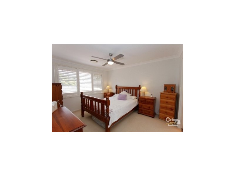 17 Dwyer Close, Eleebana NSW 2282