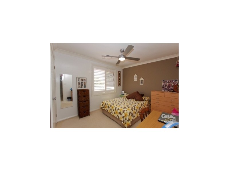 17 Dwyer Close, Eleebana NSW 2282