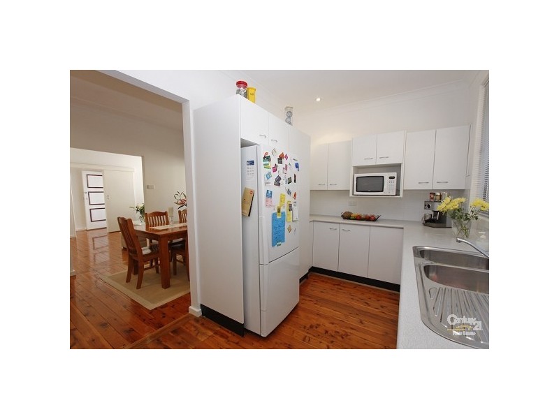 8 Pine Avenue, Cardiff South NSW 2285