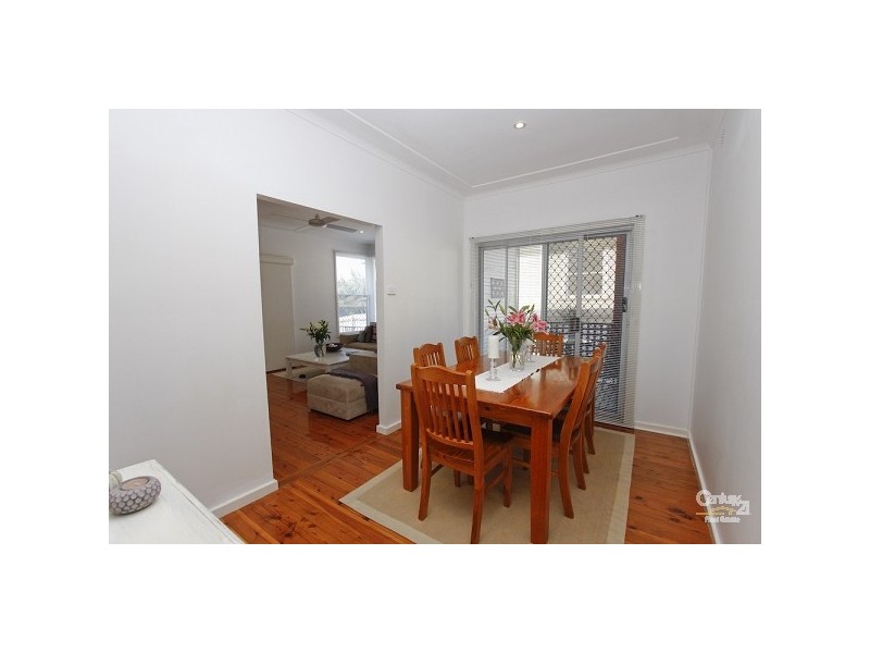 8 Pine Avenue, Cardiff South NSW 2285