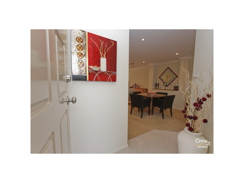 2/30 Martin Street, Warners Bay NSW 2282