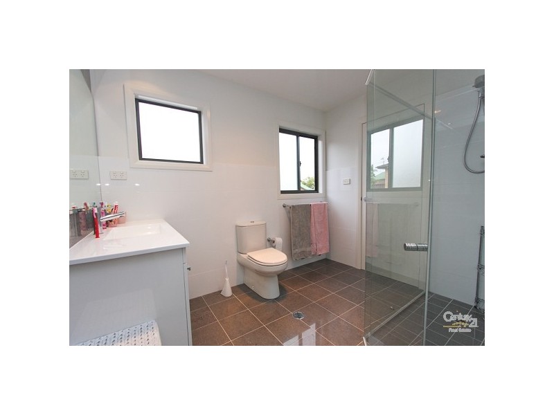 2/41 Tallawalla Road, Valentine NSW 2280