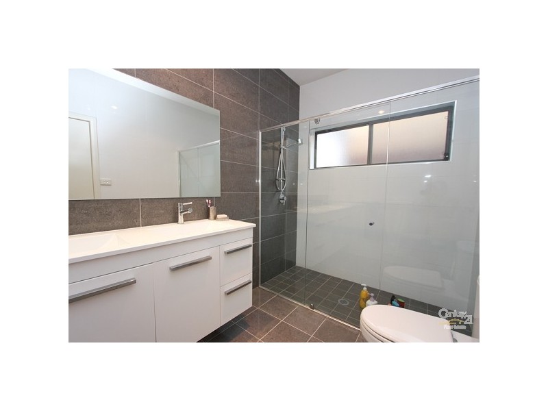 2/41 Tallawalla Road, Valentine NSW 2280