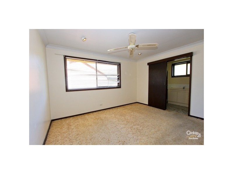 16 Arrowfield Street, Eleebana NSW 2282