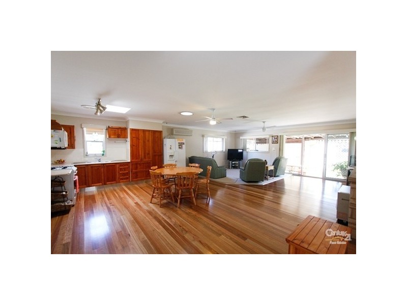 7 St Johns Drive, Croudace Bay NSW 2280