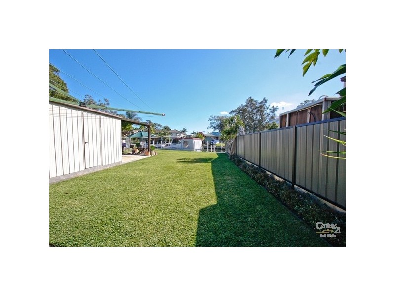 7 St Johns Drive, Croudace Bay NSW 2280