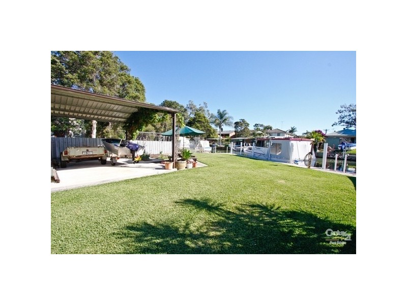 7 St Johns Drive, Croudace Bay NSW 2280