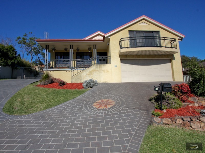 12 Cassegrain Close, Eleebana NSW 2282