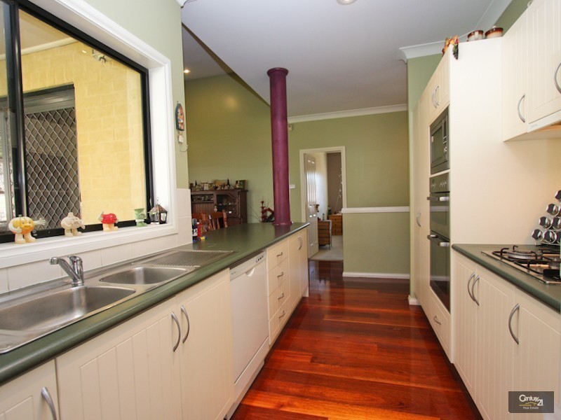 12 Cassegrain Close, Eleebana NSW 2282