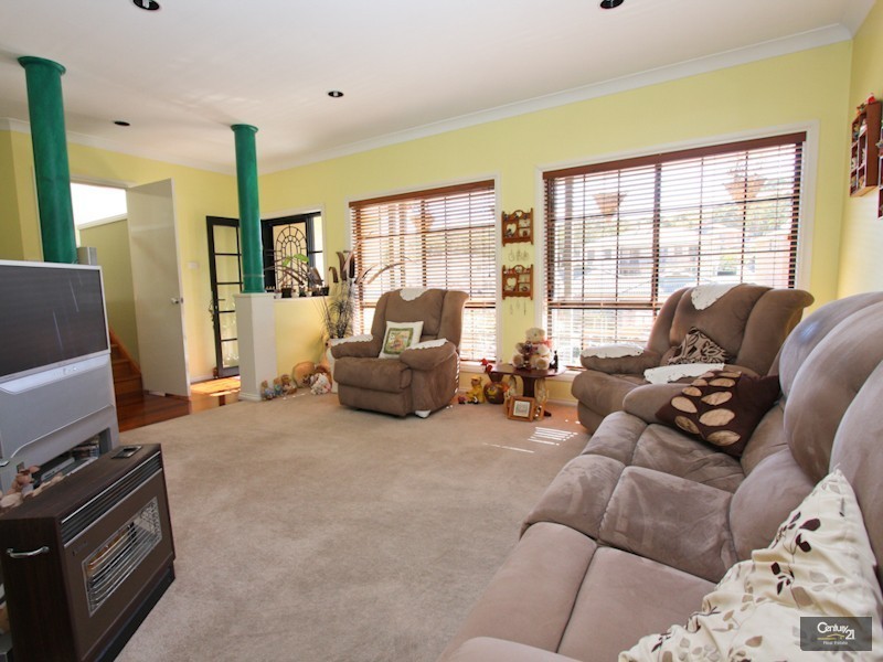 12 Cassegrain Close, Eleebana NSW 2282