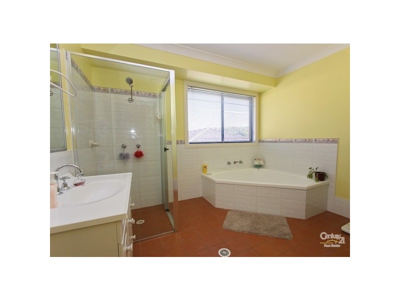 12 Cassegrain Close, Eleebana NSW 2282