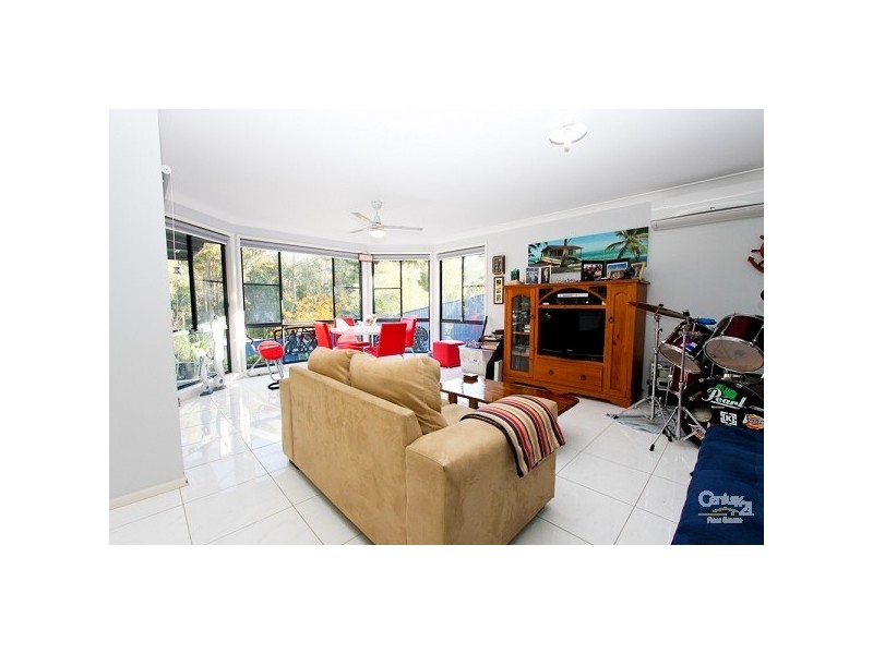 1 Corymbia Street, Croudace Bay NSW 2280