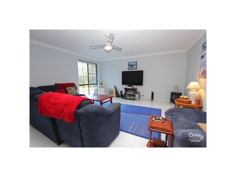 1 Corymbia Street, Croudace Bay NSW 2280