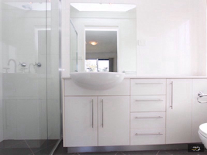 2/36 Albert Street, Warners Bay NSW 2282