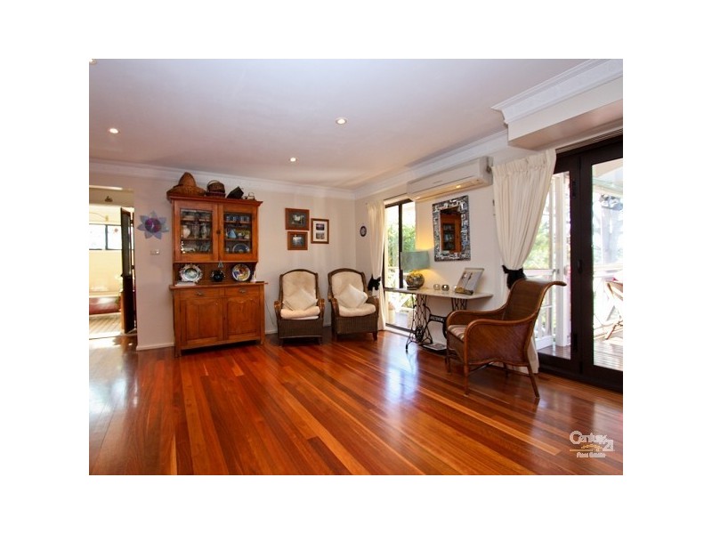 19 Charlton Street, Eleebana NSW 2282
