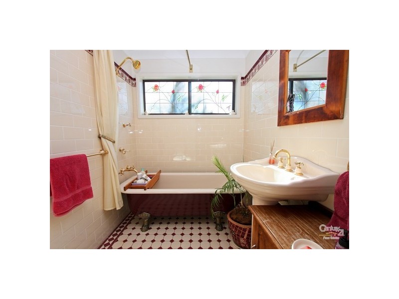 19 Charlton Street, Eleebana NSW 2282