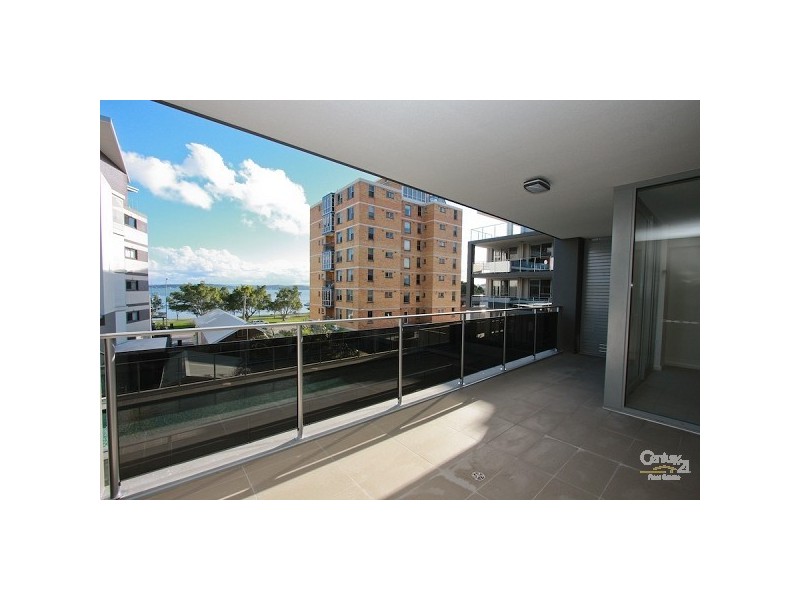 304/5 Sharp Street, Belmont NSW 2280