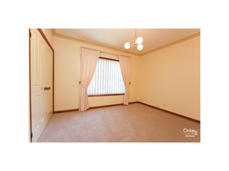 102 Regal Way, Valentine NSW 2280