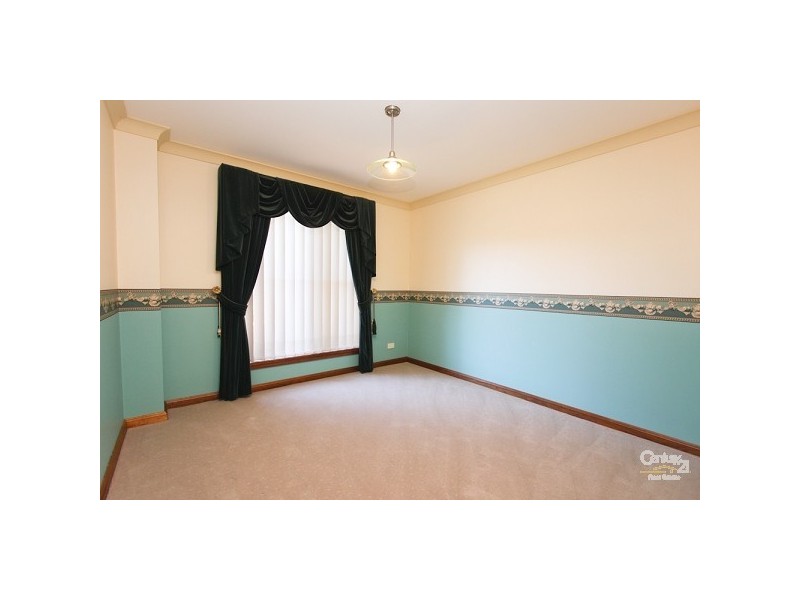 102 Regal Way, Valentine NSW 2280