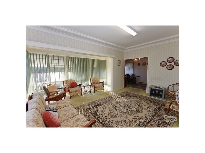 11 Mary Avenue, Belmont NSW 2280