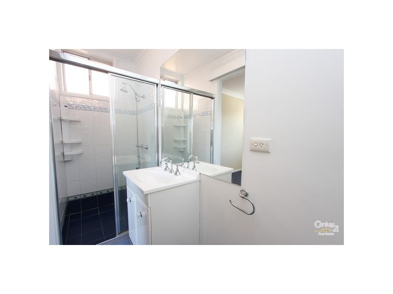 10 Taranaki Place, Macquarie Hills NSW 2285