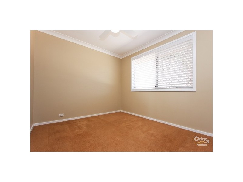 10 Taranaki Place, Macquarie Hills NSW 2285