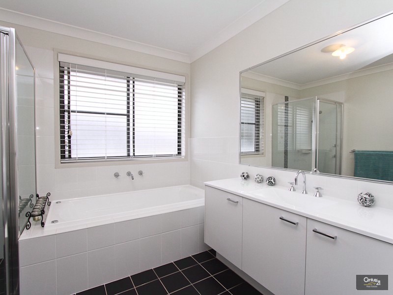 6 Corymbia Street, Croudace Bay NSW 2280