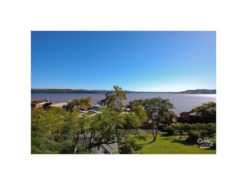 1 Eleebana Road, Eleebana NSW 2282