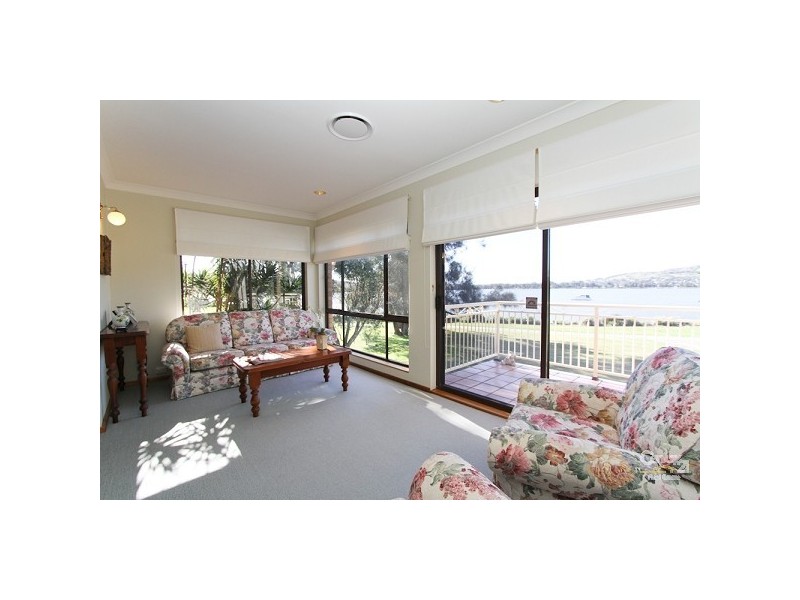 1 Fourth Street, Booragul NSW 2284