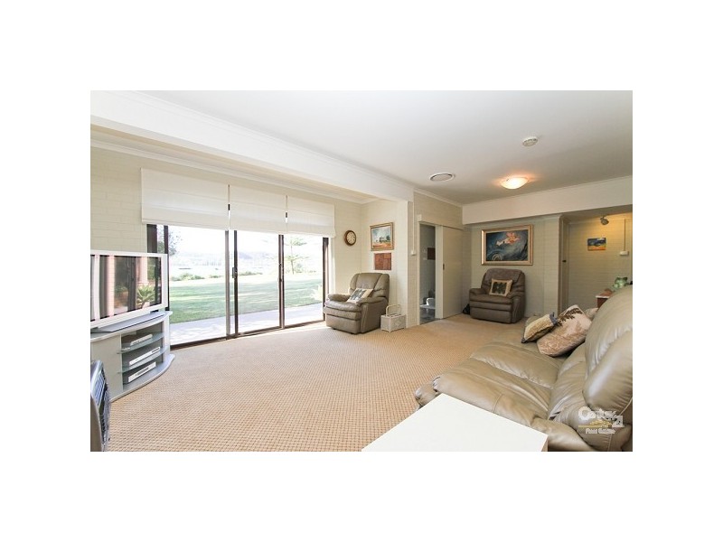1 Fourth Street, Booragul NSW 2284