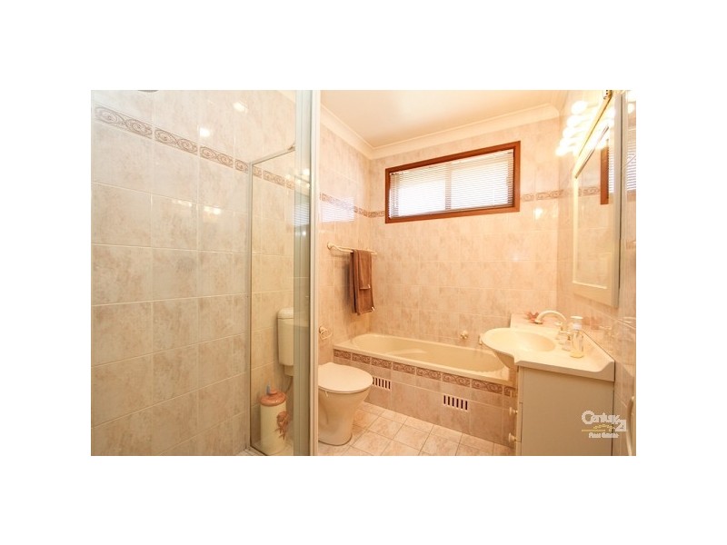 1 Fourth Street, Booragul NSW 2284