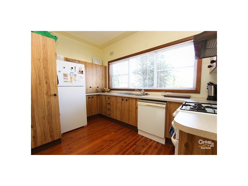 100 Berkeley Street, Speers Point NSW 2284