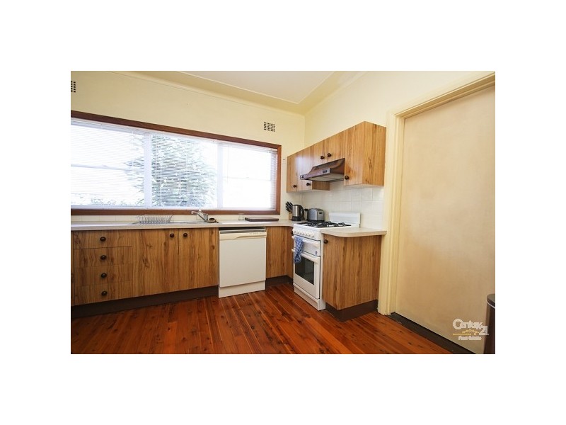 100 Berkeley Street, Speers Point NSW 2284