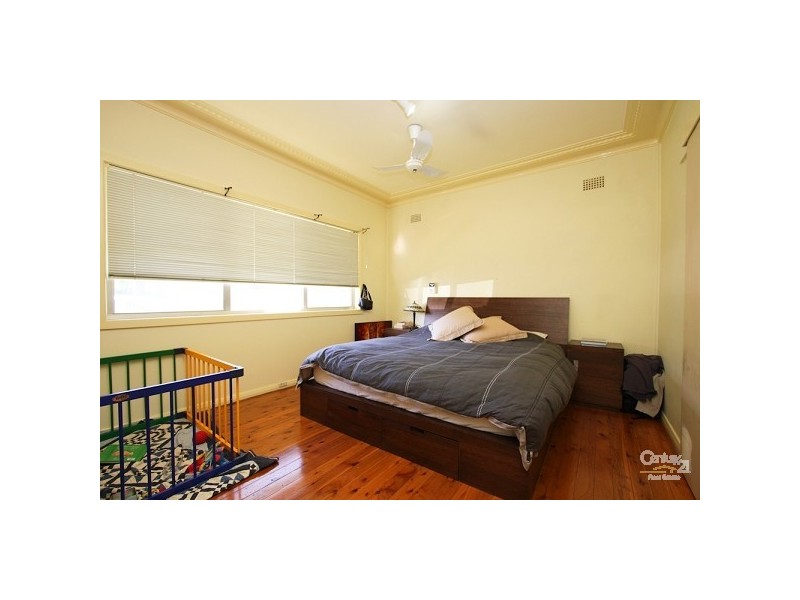 100 Berkeley Street, Speers Point NSW 2284