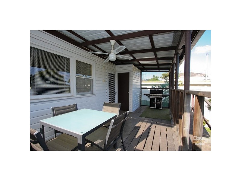 100 Berkeley Street, Speers Point NSW 2284