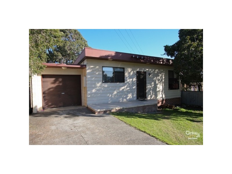 17 Warner Streert, Warners Bay NSW 2282