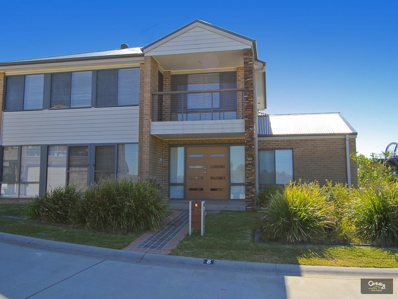 8 Siloam Drive, Belmont North NSW 2280