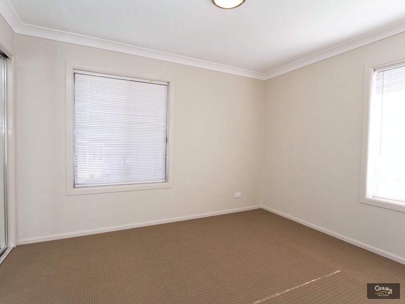 8 Siloam Drive, Belmont North NSW 2280