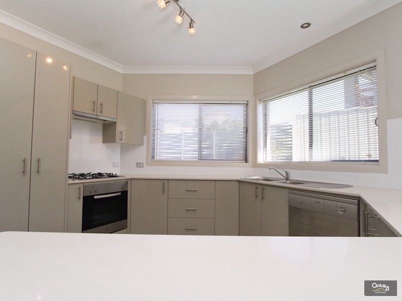 8 Siloam Drive, Belmont North NSW 2280