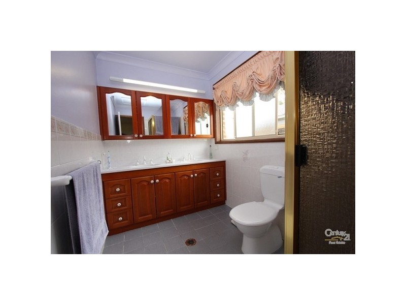 107 Myles Avenue, Warners Bay NSW 2282