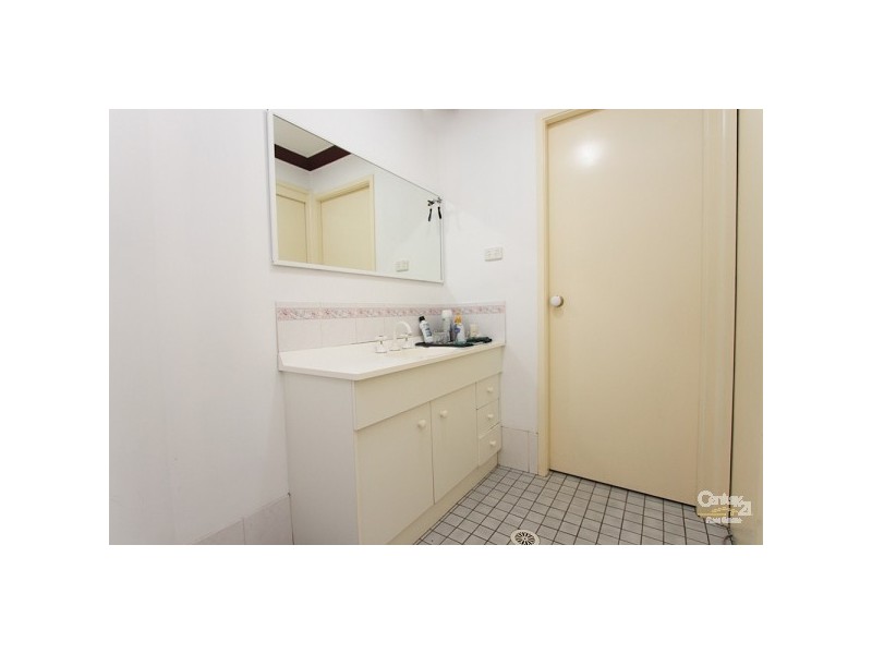 5 Tower Close, Valentine NSW 2280