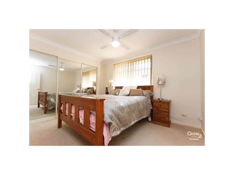 2/17 Berringar Road, Valentine NSW 2280