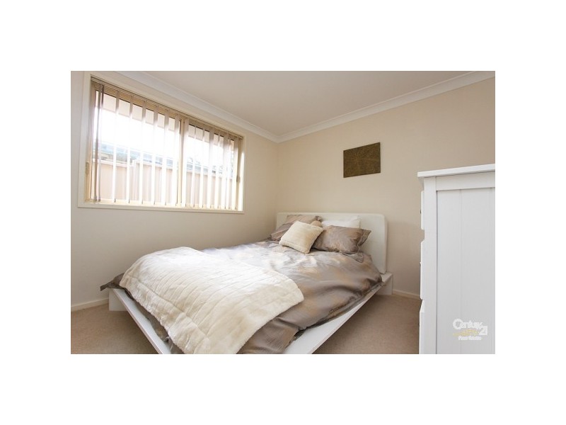 2/17 Berringar Road, Valentine NSW 2280