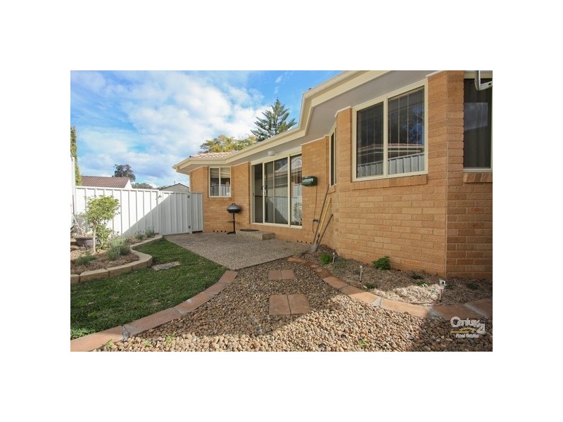 2/17 Berringar Road, Valentine NSW 2280
