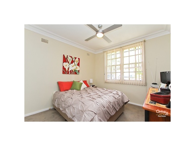 15 Taylor Crescent, Warners Bay NSW 2282
