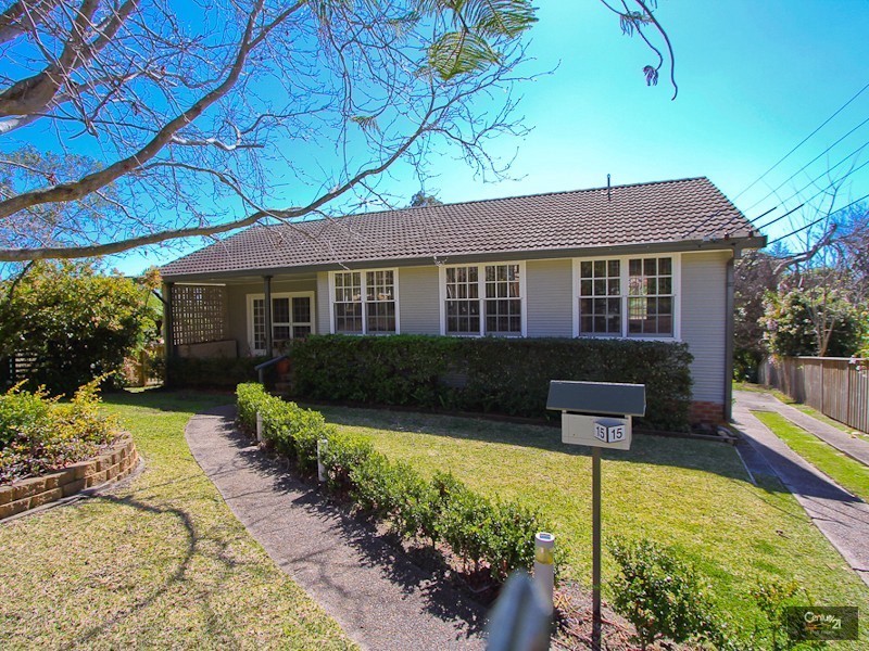 15 Taylor Crescent, Warners Bay NSW 2282