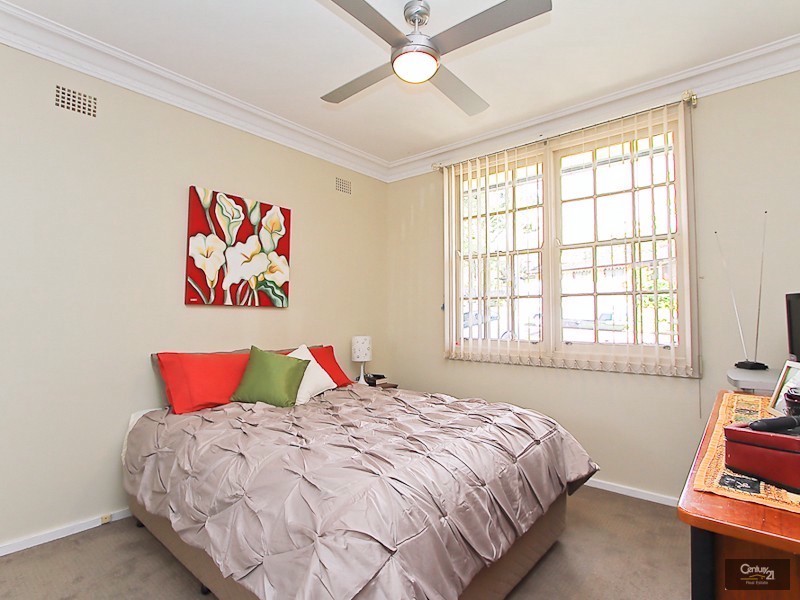 15 Taylor Crescent, Warners Bay NSW 2282