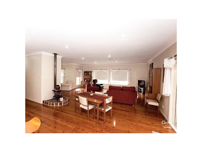 5 Grosvenor Place, Valentine NSW 2280